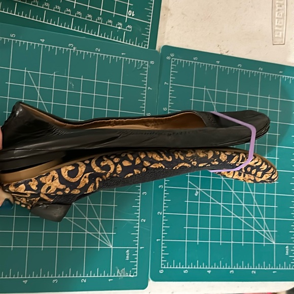 Size 7.5 Lucky Brand patterned ballet flat - unique print, hard to find - Picture 7 of 9